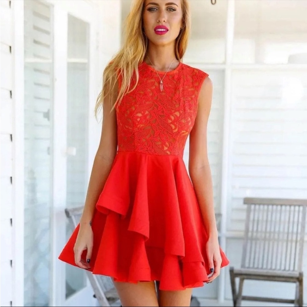 NWOT gorgeous Mura boutique red making waves lace dress